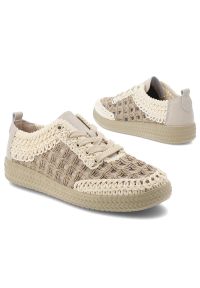 Półbuty damskie S.Barski, cholewka połączenie materiału tekstylnego i koronki wiązanie klasyczne perforowane panele niski fason zaokrąglony nosek, be. Okazja: na co dzień. Zapięcie: sznurówki. Kolor: beżowy. Materiał: materiał, koronka. Szerokość cholewki: normalna. Wzór: koronka. Sezon: wiosna, lato. Styl: klasyczny #4