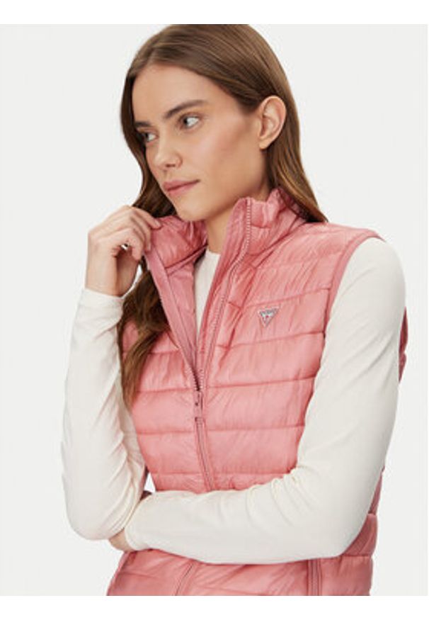 Guess Jeans Bezrękawnik W5RN55 WHAB2 Różowy Regular Fit. Kolor: różowy. Materiał: syntetyk. Długość rękawa: bez rękawów