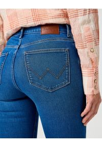 Wrangler - WRANGLER DAMSKIE SPODNIE JEANSOWE WRANGLER SLIM SERENE STORM 112362592 #3