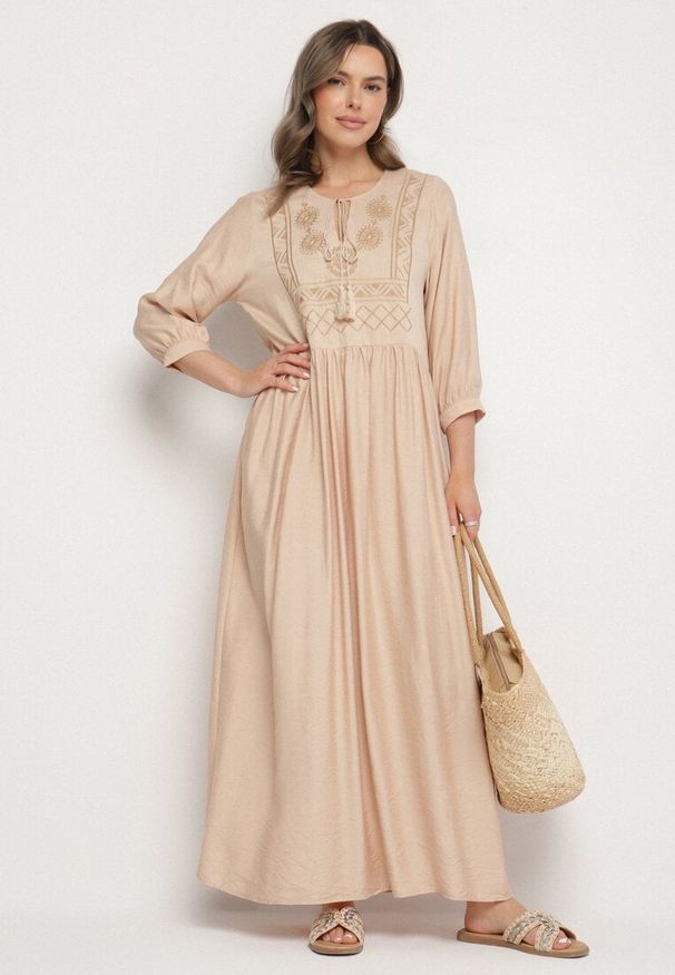 Born2be - Beżowa Wiskozowa Sukienka z Ozdobnym Haftem Galrisena. Okazja: na spotkanie biznesowe. Kolor: beżowy. Materiał: wiskoza. Wzór: haft. Styl: klasyczny, biznesowy, elegancki