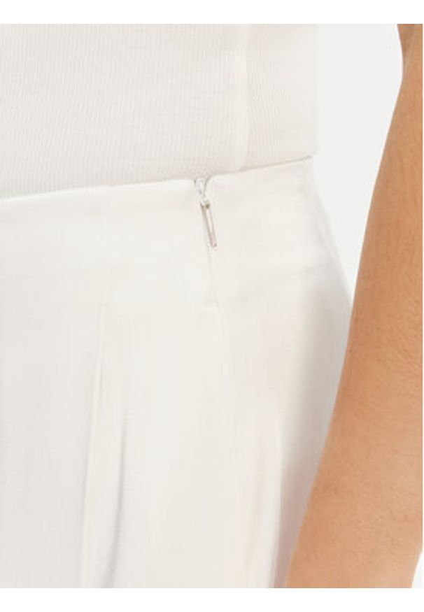 BOSS Spodnie palazzo Tetosa 50540618 Biały Relaxed Fit. Kolor: biały. Materiał: acetat