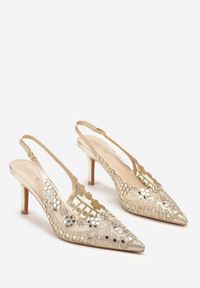 Renee - Złote Sandały na Szpilce Slingback z Ażurową Cholewką Latilena. Okazja: na spotkanie biznesowe, na co dzień. Nosek buta: szpiczasty. Zapięcie: sprzączka. Kolor: złoty. Wzór: ażurowy. Sezon: lato. Obcas: na szpilce. Styl: biznesowy, casual, elegancki