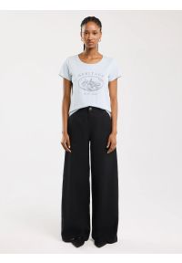 Big-Star - Koszulka damska z nadrukiem błękitna Alota 400. Okazja: na co dzień. Kolor: niebieski. Materiał: bawełna, jeans. Wzór: nadruk. Styl: casual, retro, klasyczny, vintage
