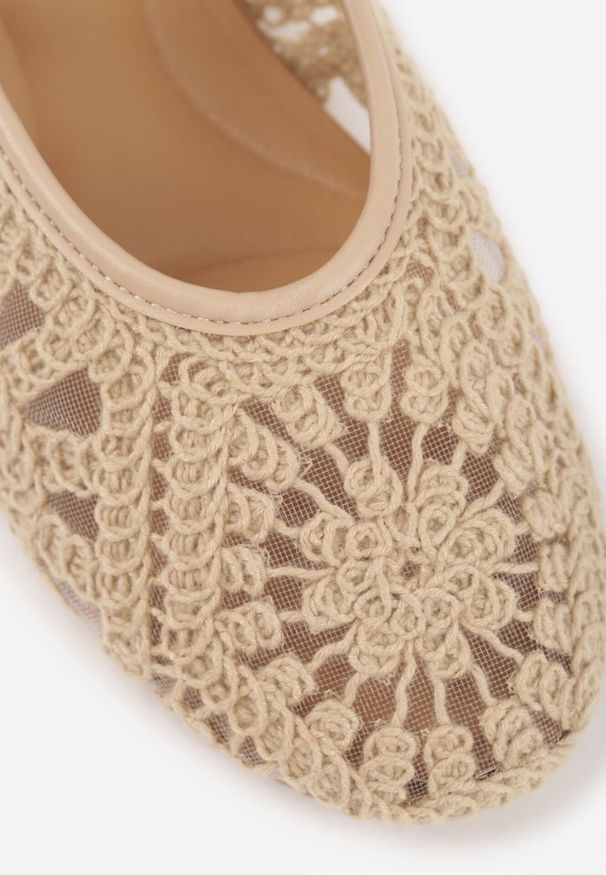 Born2be - Ciemnobeżowe Ażurowe Balerinki VICES w Stylu Boho z Paskiem z Klamerką Phepheu. Okazja: na co dzień. Zapięcie: pasek. Kolor: beżowy. Materiał: jeans. Wzór: ażurowy. Styl: boho