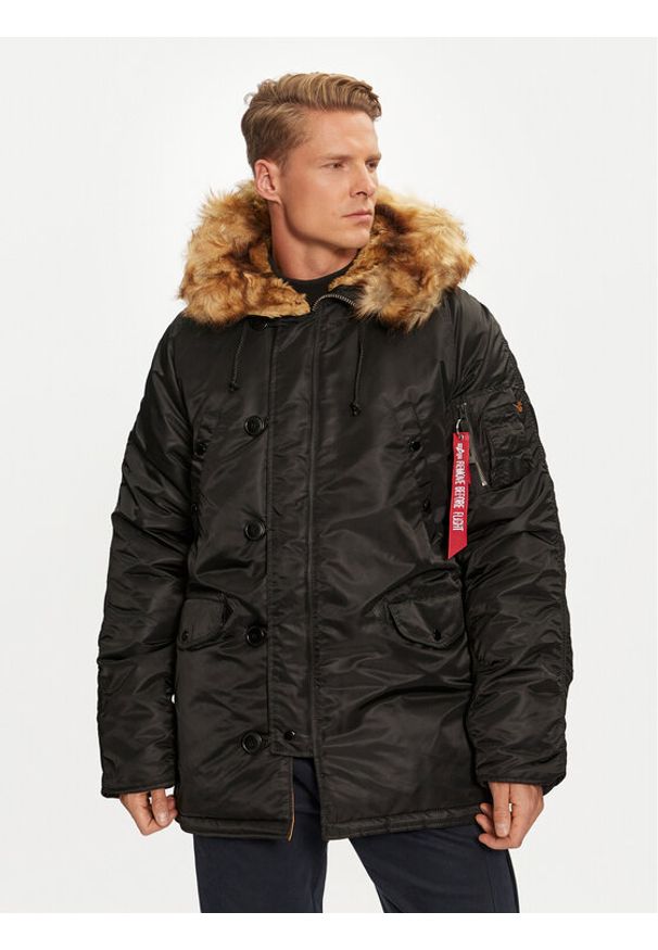 Alpha Industries Kurtka zimowa 103141 Czarny Regular Fit. Kolor: czarny. Materiał: syntetyk. Sezon: zima