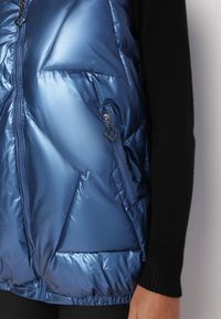 Born2be - Niebieska Pikowana Kamizelka z Kapturem Incanto. Typ kołnierza: kaptur. Kolor: niebieski. Wzór: geometria #4