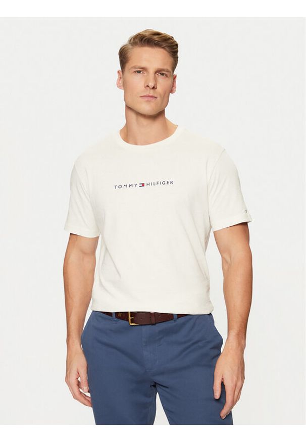 TOMMY HILFIGER - Tommy Hilfiger T-Shirt UM0UM03344 Écru Regular Fit. Materiał: bawełna