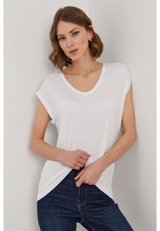 Pieces T-shirt damski kolor biały. Kolor: biały. Materiał: materiał, wiskoza, dzianina. Wzór: gładki