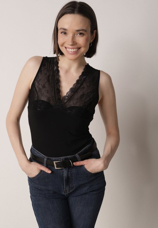 Born2be - Czarny Bawełniany Top Bieliźniany z Siateczkową Górą z Koronką Bervisa. Okazja: na co dzień. Kolor: czarny. Materiał: bawełna, koronka. Wzór: koronka. Styl: casual, elegancki