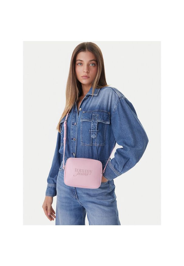 Torebka Tommy Jeans. Kolor: różowy