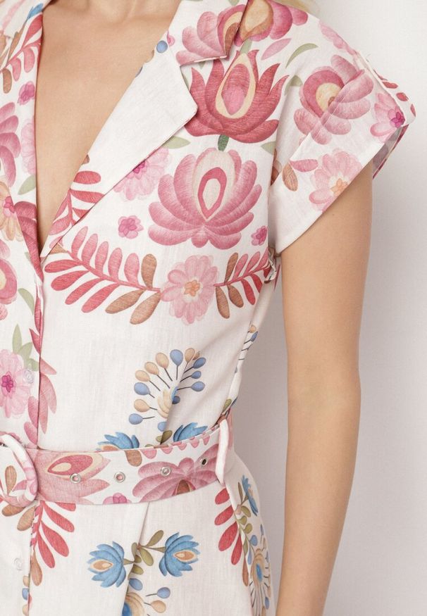 Born2be - Różowa Sukienka z Wiskozą o Koszulowym Kroju z Paskiem z Klamrą Nitasiela. Okazja: na co dzień. Typ kołnierza: dekolt w kształcie V. Kolor: różowy. Materiał: wiskoza. Długość rękawa: krótki rękaw. Typ sukienki: koszulowe. Styl: casual, klasyczny