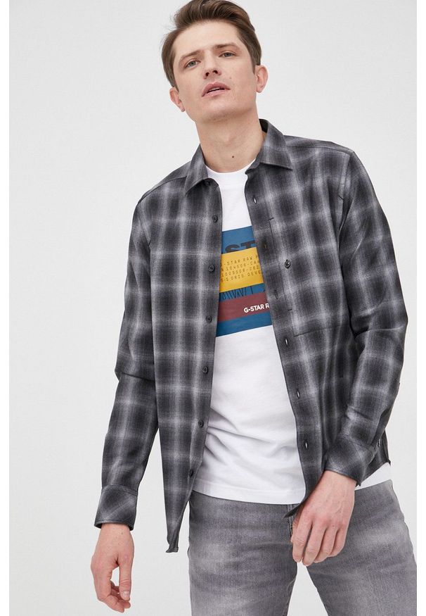 G-Star RAW - G-Star Raw koszula wełniana męska kolor niebieski regular z kołnierzykiem klasycznym. Okazja: na co dzień. Typ kołnierza: kołnierzyk klasyczny. Kolor: szary. Materiał: wełna. Długość rękawa: długi rękaw. Długość: długie. Styl: klasyczny