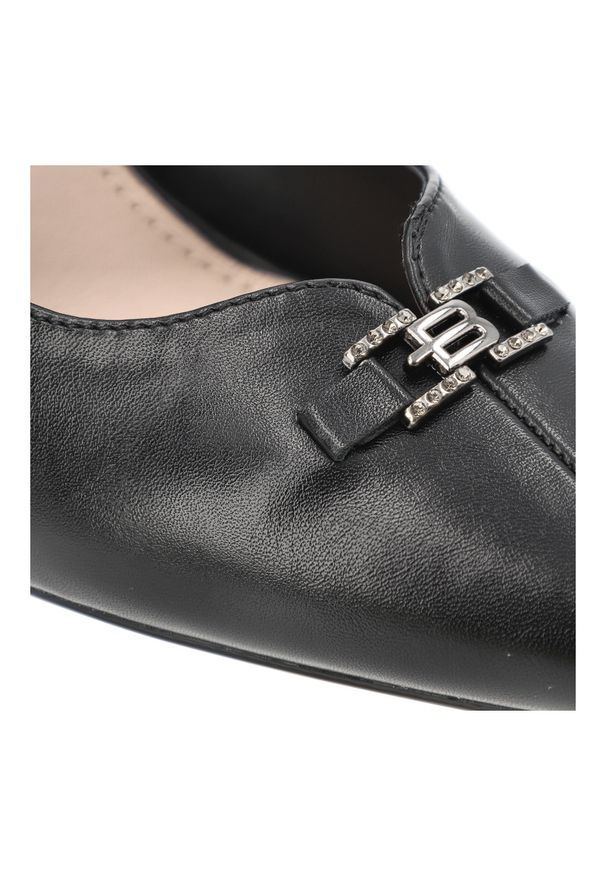 Czółenka damskie Vinceza, cholewka ze skóry ekologicznej o gładkim wykończeniu wsuwany fason o spiczastym nosku, czarne, 62291. Nosek buta: szpiczasty. Kolor: czarny. Materiał: skóra ekologiczna. Szerokość cholewki: normalna. Wzór: gładki. Styl: elegancki