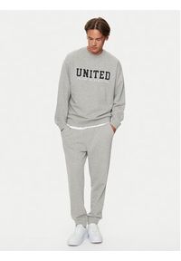 United Colors of Benetton - United Colors Of Benetton Spodnie dresowe 342ZUF01B Szary Regular Fit. Kolor: szary. Materiał: bawełna #5