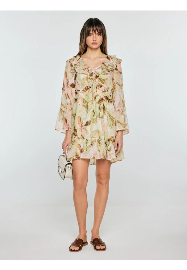 Big-Star - Sukienka damska mini z wiskozy w roślinny wzór Amisi 000. Okazja: na co dzień, na spacer. Typ kołnierza: dekolt w serek. Kolor: wielokolorowy. Wzór: kwiaty, nadruk, aplikacja. Materiał: wiskoza. Długość rękawa: długi rękaw. Sezon: lato. Styl: wakacyjny, casual. Długość: mini