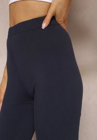 Renee - Granatowe Spodnie z Bawełny o Długości 3/4 Legginsy Abiknia. Okazja: na co dzień. Kolekcja: plus size. Kolor: niebieski. Materiał: bawełna. Wzór: aplikacja. Styl: casual, elegancki #4