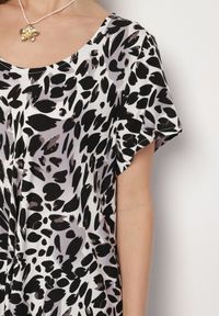 Born2be - Szara Sukienka z Wiskozy o Rozkloszowanym Kroju w Panterkę Luneira. Okazja: na co dzień. Kolor: szary. Materiał: wiskoza. Długość rękawa: krótki rękaw. Wzór: motyw zwierzęcy. Typ sukienki: rozkloszowane. Styl: klasyczny, casual #7