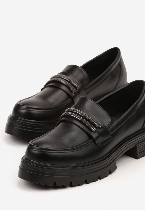 Renee - Czarne Mokasyny na Platformie Ozdobione Cyrkoniami Dregelia. Kolor: czarny. Materiał: jeans. Wzór: aplikacja. Obcas: na platformie. Styl: klasyczny