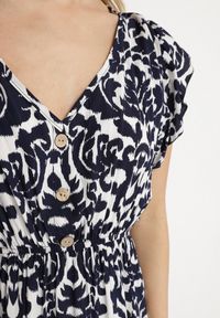 Born2be - Granatowa Bawełniana Sukienka Rozkloszowana z Falbankami w Ornamentalny Wzór Zaliette. Okazja: na co dzień. Typ kołnierza: kołnierz z falbankami. Kolor: niebieski. Materiał: bawełna. Długość rękawa: krótki rękaw. Styl: casual, elegancki #5