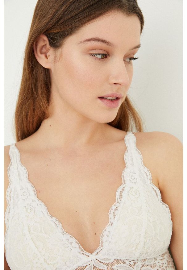 Women Secret - women'secret body Bodylette kolor biały koronkowe gładki. Kolor: biały. Materiał: koronka. Wzór: gładki