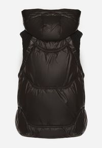 Born2be - Czarna Pikowana Kamizelka z Kapturem i Ściągaczami Timorae. Okazja: na spacer. Typ kołnierza: kaptur. Kolor: czarny. Materiał: jeans #2