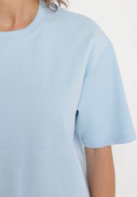 Born2be - Jasnoniebieski Bawełniany Klasyczny T-shirt Merovira. Kolor: niebieski. Materiał: bawełna. Styl: klasyczny #4
