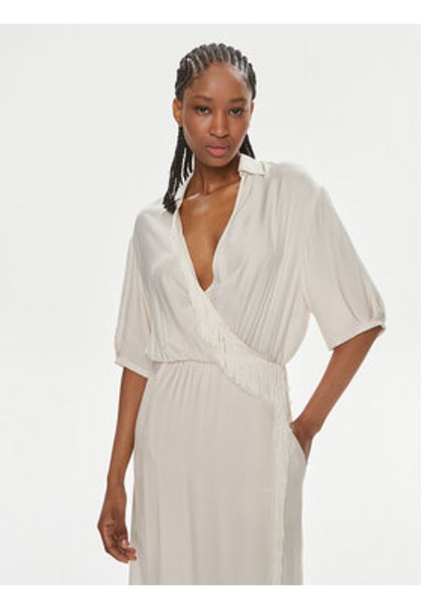 Pinko - PINKO Sukienka codzienna Macbeth 103561 A1WV Beżowy Relaxed Fit. Okazja: na co dzień. Kolor: beżowy. Materiał: wiskoza. Typ sukienki: proste. Styl: casual