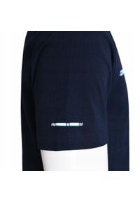 Klasyczny T-Shirt z Logo - Pako Jeans - Granatowy. Okazja: na co dzień. Kolor: niebieski. Materiał: bawełna. Wzór: nadruk. Styl: klasyczny #6