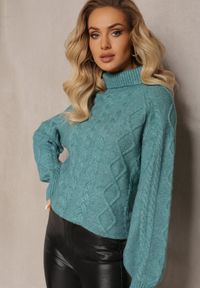 Renee - Ciemnozielony Oversizowy Golf w Ozdobny Splot Jupiterra. Typ kołnierza: golf. Kolor: zielony. Materiał: tkanina, dzianina. Długość rękawa: długi rękaw. Długość: długie. Wzór: ze splotem