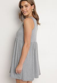 Born2be - Jasnoszara Sukienka o Rozkloszowanym Kroju na Szerokich Ramiączkach z Guzikami Jenovira. Okazja: na co dzień. Kolor: szary. Długość rękawa: na ramiączkach. Styl: casual #5