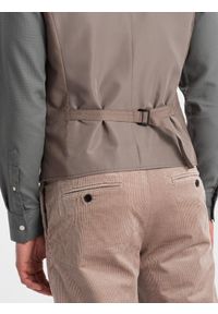 Ombre Clothing - Kamizelka męska garniturowa bez klap - beżowa V2. Kolor: beżowy. Materiał: tkanina, poliester. Wzór: gładki, jednolity. Styl: elegancki #8
