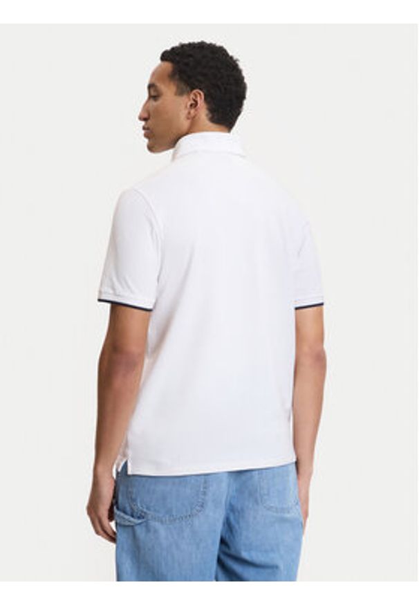 Guess Polo M6GP47 K3323 Biały Regular Fit. Typ kołnierza: polo. Kolor: biały. Materiał: bawełna