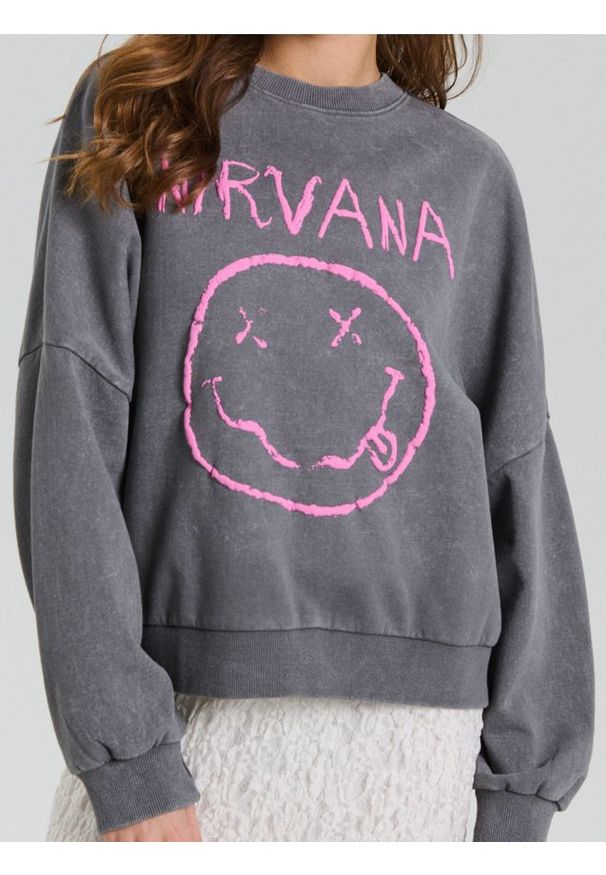 Sinsay - Bluza z nadrukiem Nirvana - szary. Kolor: szary. Wzór: nadruk