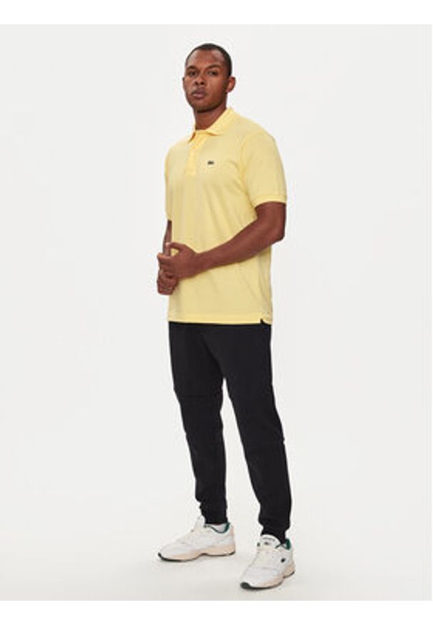 Lacoste Spodnie dresowe XH0011R Czarny Regular Fit. Kolor: czarny. Materiał: bawełna