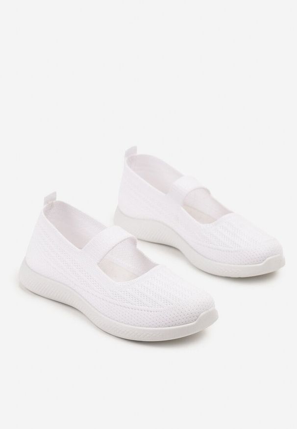 Born2be - Białe Ażurowe Tenisówki z Elastyczną Gumką Palarielis. Okazja: na co dzień, na spacer. Kolor: biały. Materiał: jeans. Wzór: ażurowy. Styl: elegancki, casual