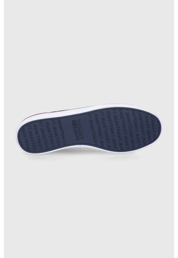 Tommy Jeans tenisówki męskie kolor czarny. Nosek buta: okrągły. Zapięcie: sznurówki. Kolor: czarny. Materiał: guma, bawełna