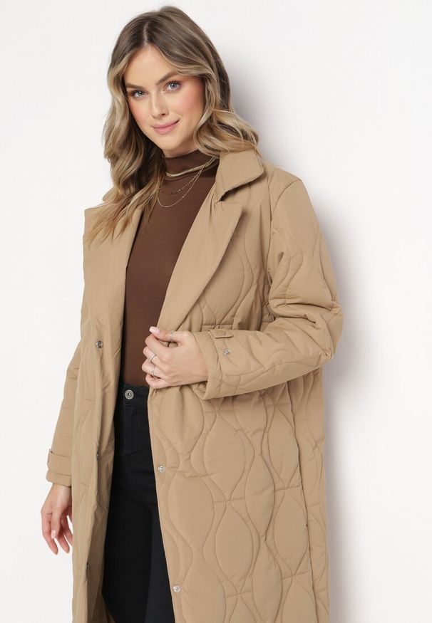 Born2be - Beżowy Długi Płaszcz Kurtka z Kołnierzem i Pikowaniem Semere. Kolor: beżowy. Długość: długie
