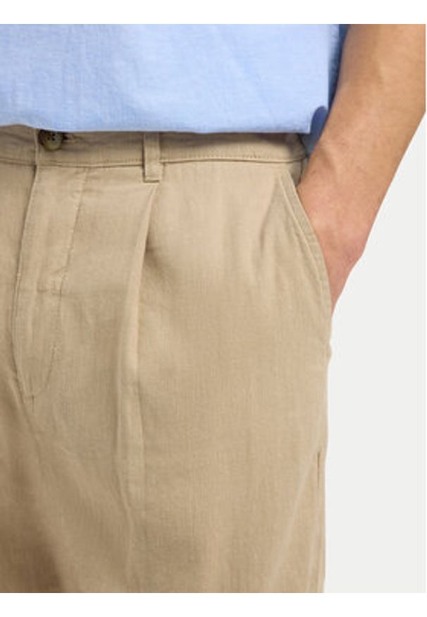 Selected Homme Chinosy 16092732 Beżowy Relaxed Fit. Kolor: beżowy. Materiał: bawełna