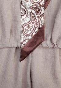 Renee - Beżowy Elegancki Komplet na Lato z Wiskozy Koszula Bez Rękawów Spodnie i Apaszka Thelana. Kolor: brązowy. Materiał: wiskoza #4