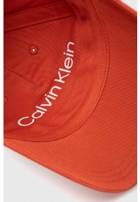Calvin Klein czapka z daszkiem bawełniana kolor pomarańczowy z aplikacją. Kolor: pomarańczowy. Materiał: bawełna. Wzór: aplikacja #5