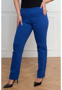 Nasi partnerzy - Szafirowe spodnie Bengaliny02 z prostą nogawką wysoki stan PLUS SIZE XXL. Okazja: na co dzień, do pracy, na spacer. Stan: podwyższony. Kolekcja: plus size. Kolor: niebieski. Materiał: poliester, tkanina, wiskoza, materiał, włókno, elastan. Długość: krótkie. Styl: casual #1