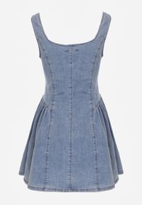 Born2be - Jasnoniebieska Jeansowa Sukienka z Bawełny o Rozkloszowanym Kroju z Guzikami Nikesilea. Typ kołnierza: dekolt gorset. Kolor: niebieski. Materiał: bawełna, jeans. Typ sukienki: rozkloszowane, gorsetowe. Styl: elegancki, klasyczny #5
