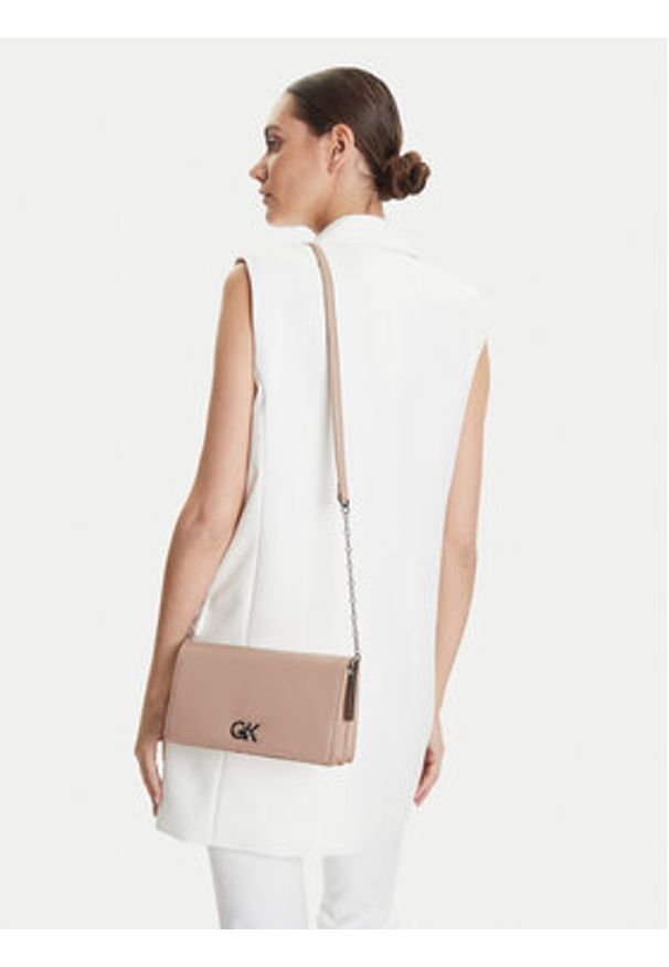 Calvin Klein Torebka Ck Mini Chain Bag K60K612806 Różowy. Kolor: różowy. Materiał: skórzane