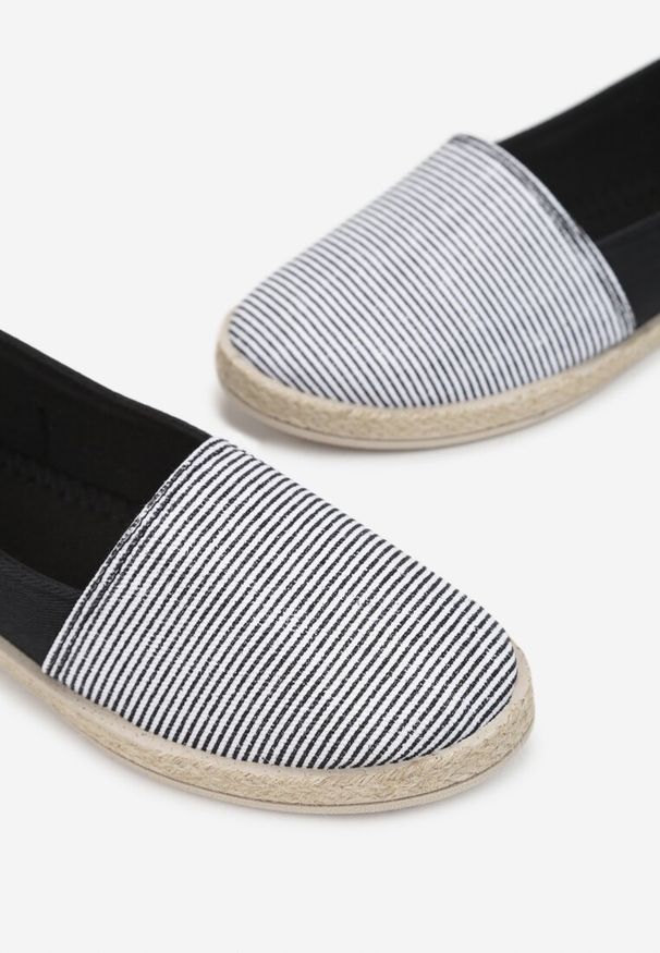 Renee - Czarne Espadryle Loving Tonight. Zapięcie: bez zapięcia. Kolor: czarny. Materiał: materiał. Wzór: paski, nadruk. Obcas: na płaskiej podeszwie