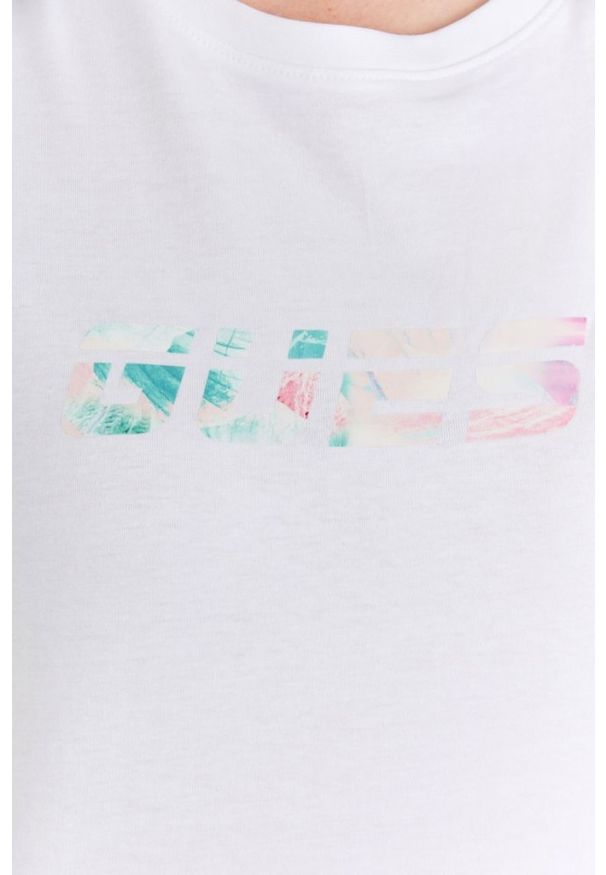 Guess - GUESS Biały t-shirt damski bawełniany z kolorowym logo, Rozmiar S. Kolor: biały. Materiał: bawełna. Wzór: kolorowy
