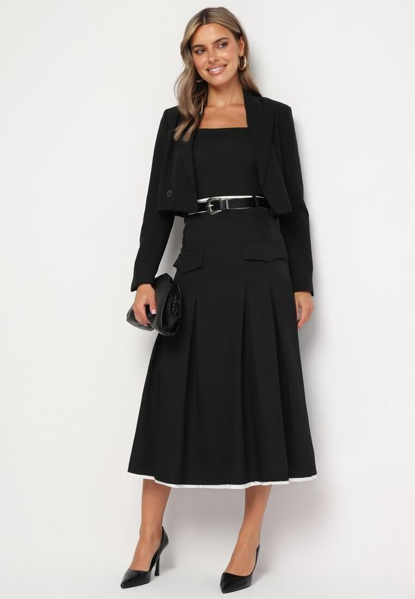 Born2be - Czarna Plisowana Rozkloszowana Spódnica z Imitacją Kieszeni Paskiem i Gumką w Talii Evisthai. Okazja: na co dzień. Kolor: czarny. Styl: casual, elegancki