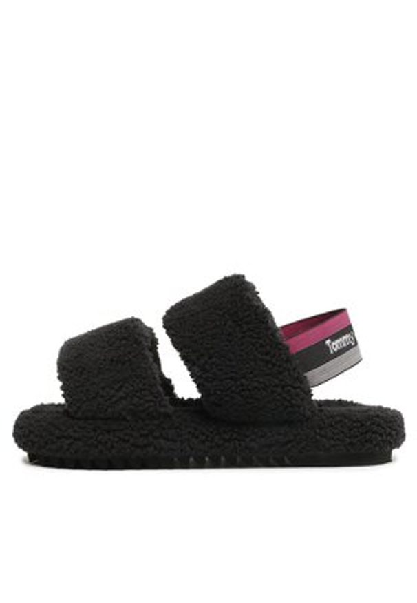 Tommy Jeans Kapcie Tj Winter Sandal 2D EN0EN02031 Czarny. Kolor: czarny. Materiał: materiał