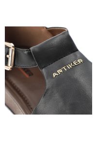 Sandały damskie Artiker, cholewka ze skóry naturalnej licowej pasek wokół kostki z regulacją na klamrę, czarne, 58C0547. Zapięcie: klamry. Kolor: czarny. Materiał: skóra #7