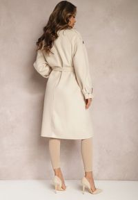 Renee - Jasnobeżowy Płaszcz o Dwurzędowym Fasonie z Paskiem Nivela. Kolor: beżowy. Materiał: jeans. Długość rękawa: długi rękaw. Długość: długie. Styl: elegancki #3
