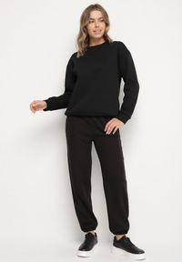 Born2be - Czarne Bawełniane Spodnie Dresowe ze Sznurkiem i Polarową Podszewką Saliavera. Okazja: na co dzień. Kolor: czarny. Materiał: polar, bawełna, dresówka. Styl: casual, klasyczny, sportowy #2